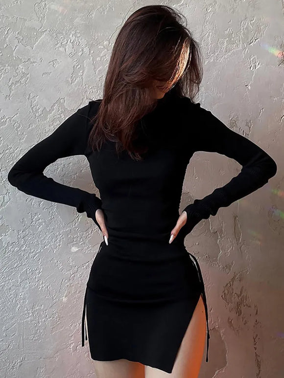 Vestido negro corto al cuerpo de manga larga para mujeres