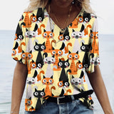 Camiseta con estampado de gato, cuello en V de manga corta.