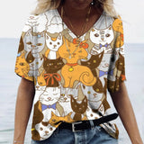 Camiseta con estampado de gato, cuello en V de manga corta.