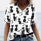 Camiseta con estampado de gato, cuello en V de manga corta.