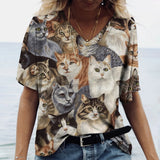 Camiseta con estampado de gato, cuello en V de manga corta.
